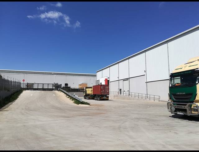 3,280M² WAREHOUSE TO LET IN LINBRO PARK